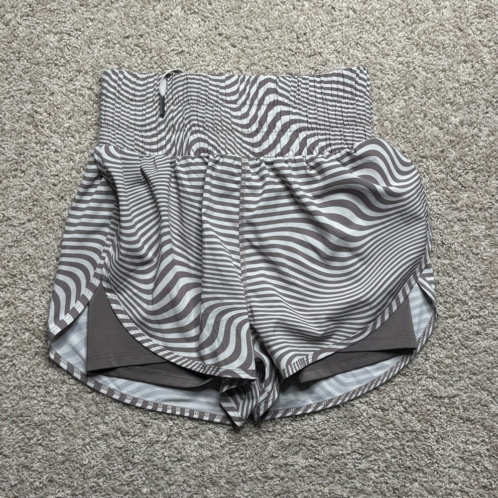 Vitality Vista Shorts